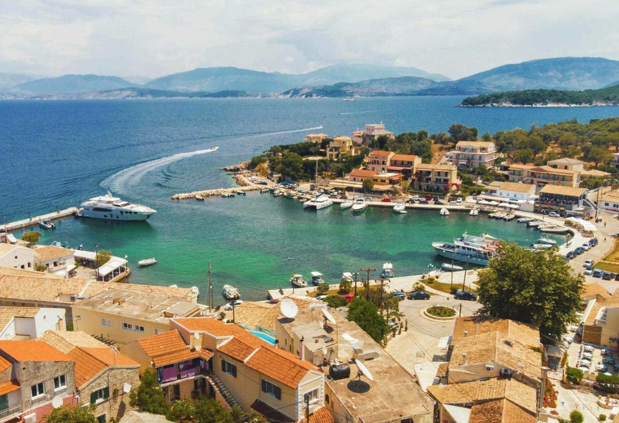 Kassiopi Piazza Suites Exteriér fotografie