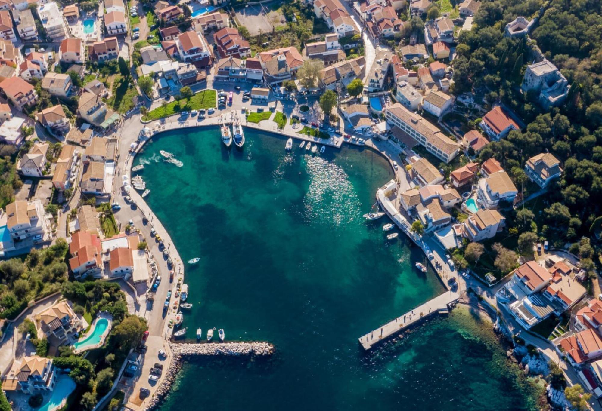 Kassiopi Piazza Suites Exteriér fotografie